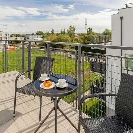 Szlachecka With Balcony & Parking By Renters ורשה