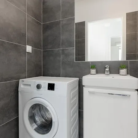 Szlachecka With Balcony & Parking By Renters Lejlighed Warszawa