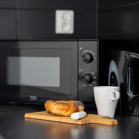 Szlachecka With Balcony & Parking By Renters 아파트 *