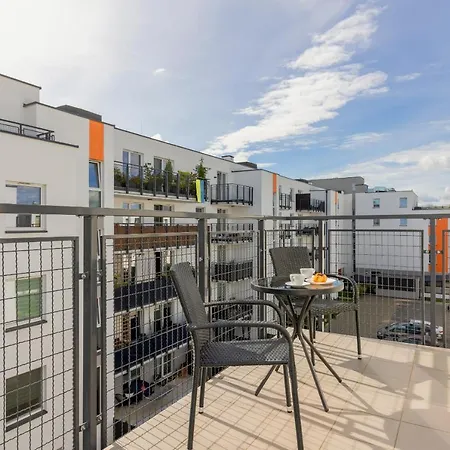 Szlachecka With Balcony & Parking By Renters 아파트 바르샤바